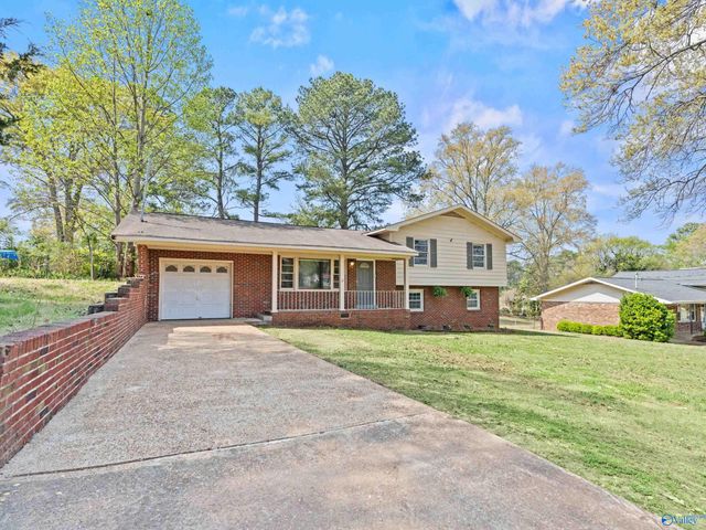 11402 Maplecrest Drive SE, Huntsville, AL 35803