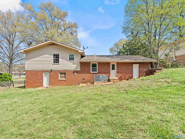 11402 Maplecrest Drive SE, Huntsville, AL 35803