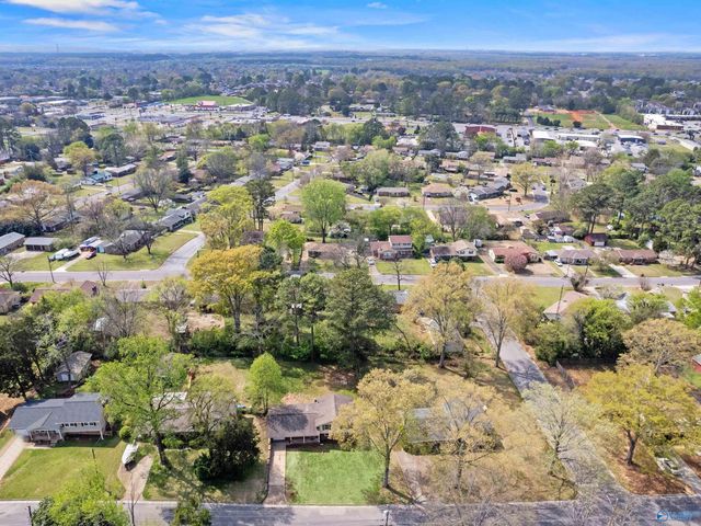 11402 Maplecrest Drive SE, Huntsville, AL 35803