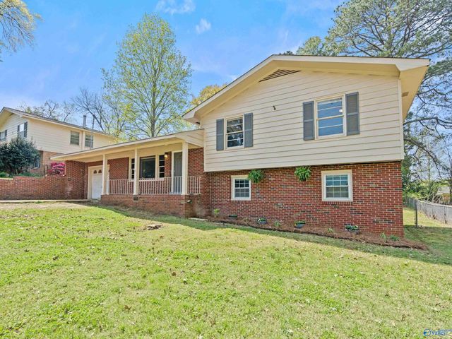 11402 Maplecrest Drive SE, Huntsville, AL 35803