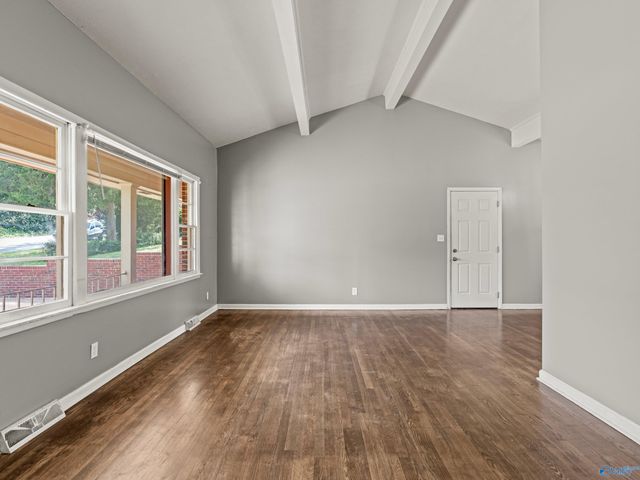 11402 Maplecrest Drive SE, Huntsville, AL 35803