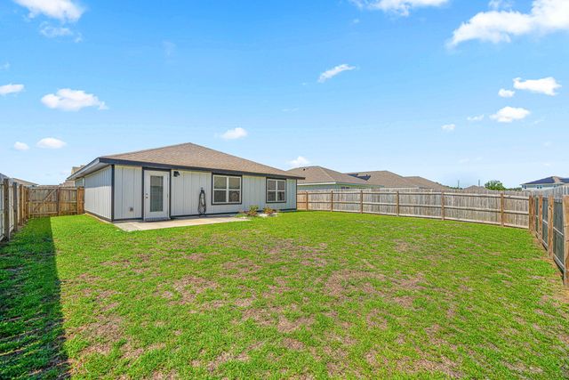 932 Sandbar Loop, Crestview, FL 32539
