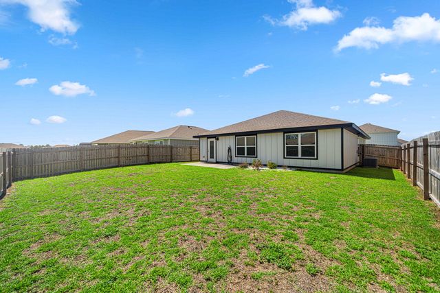 932 Sandbar Loop, Crestview, FL 32539