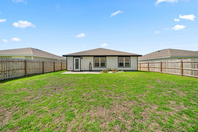 932 Sandbar Loop, Crestview, FL 32539