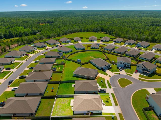 932 Sandbar Loop, Crestview, FL 32539