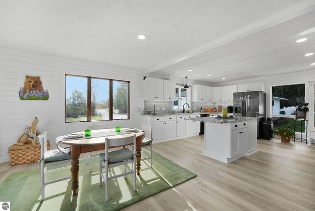 750 N Dumas Road, Suttons Bay, MI 49682