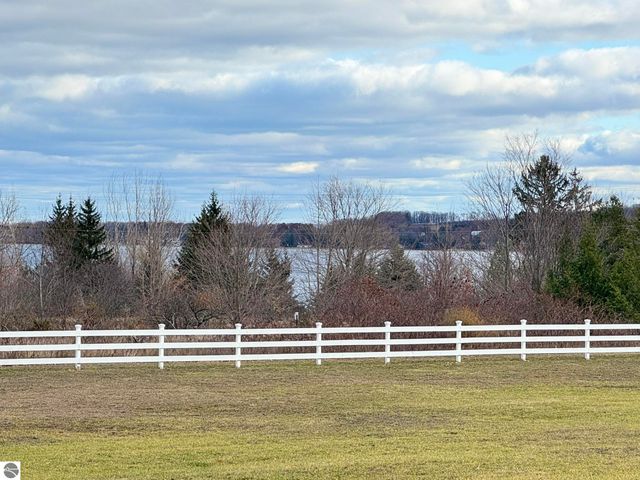 750 N Dumas Road, Suttons Bay, MI 49682