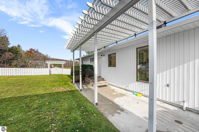 750 N Dumas Road, Suttons Bay, MI 49682