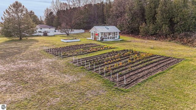 750 N Dumas Road, Suttons Bay, MI 49682