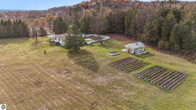 750 N Dumas Road, Suttons Bay, MI 49682