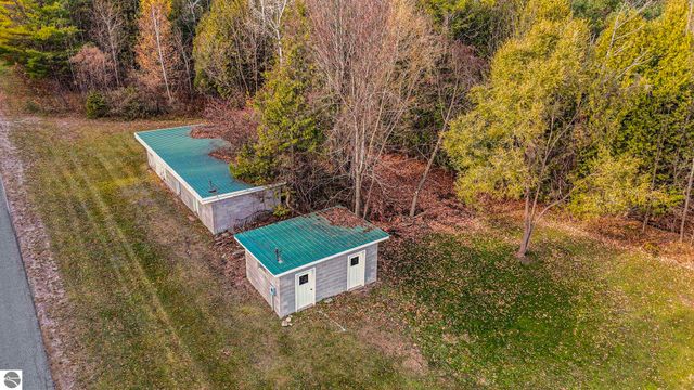750 N Dumas Road, Suttons Bay, MI 49682