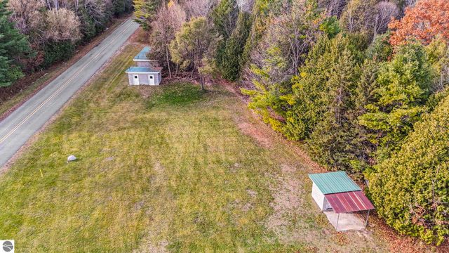 750 N Dumas Road, Suttons Bay, MI 49682