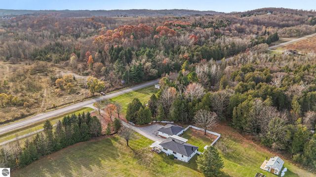 750 N Dumas Road, Suttons Bay, MI 49682