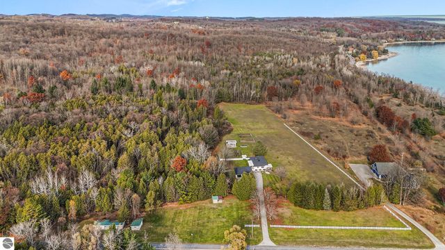 750 N Dumas Road, Suttons Bay, MI 49682