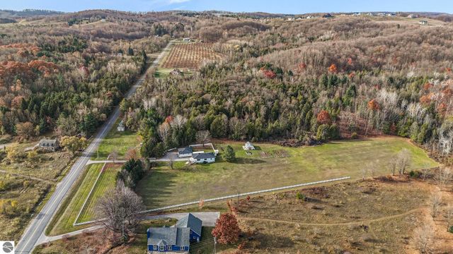 750 N Dumas Road, Suttons Bay, MI 49682