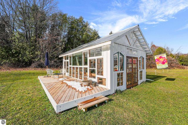 750 N Dumas Road, Suttons Bay, MI 49682