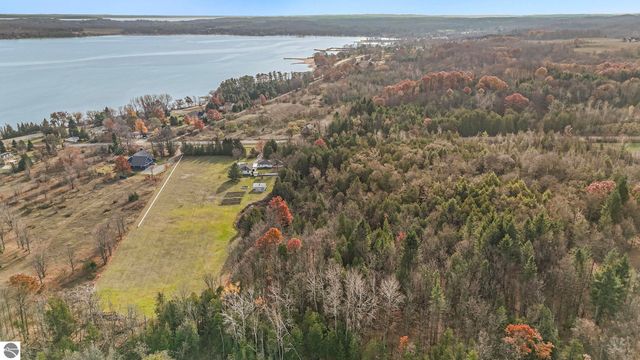 750 N Dumas Road, Suttons Bay, MI 49682