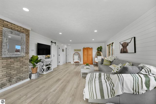 750 N Dumas Road, Suttons Bay, MI 49682