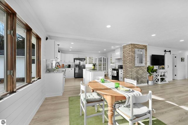 750 N Dumas Road, Suttons Bay, MI 49682