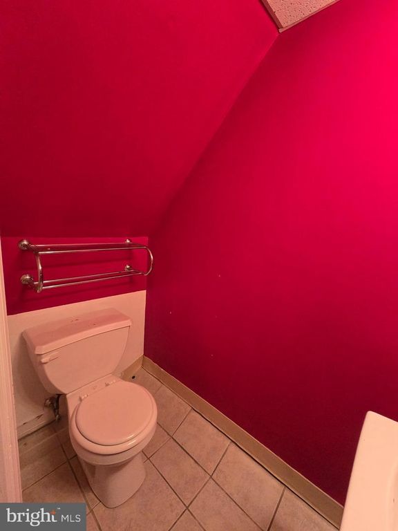 Image 11 of property listing at 118 JULIANA TER, Darby, PA 19023