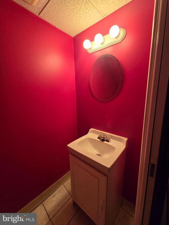 Image 12 of property listing at 118 JULIANA TER, Darby, PA 19023