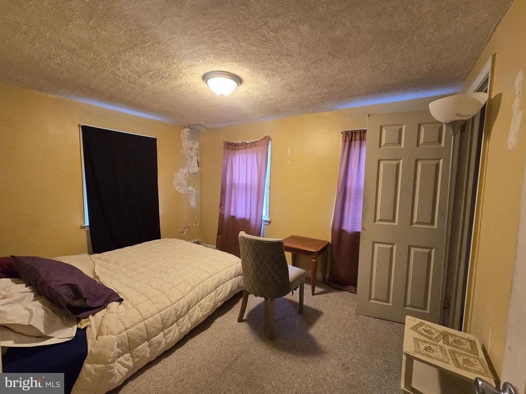 Image 17 of property listing at 118 JULIANA TER, Darby, PA 19023