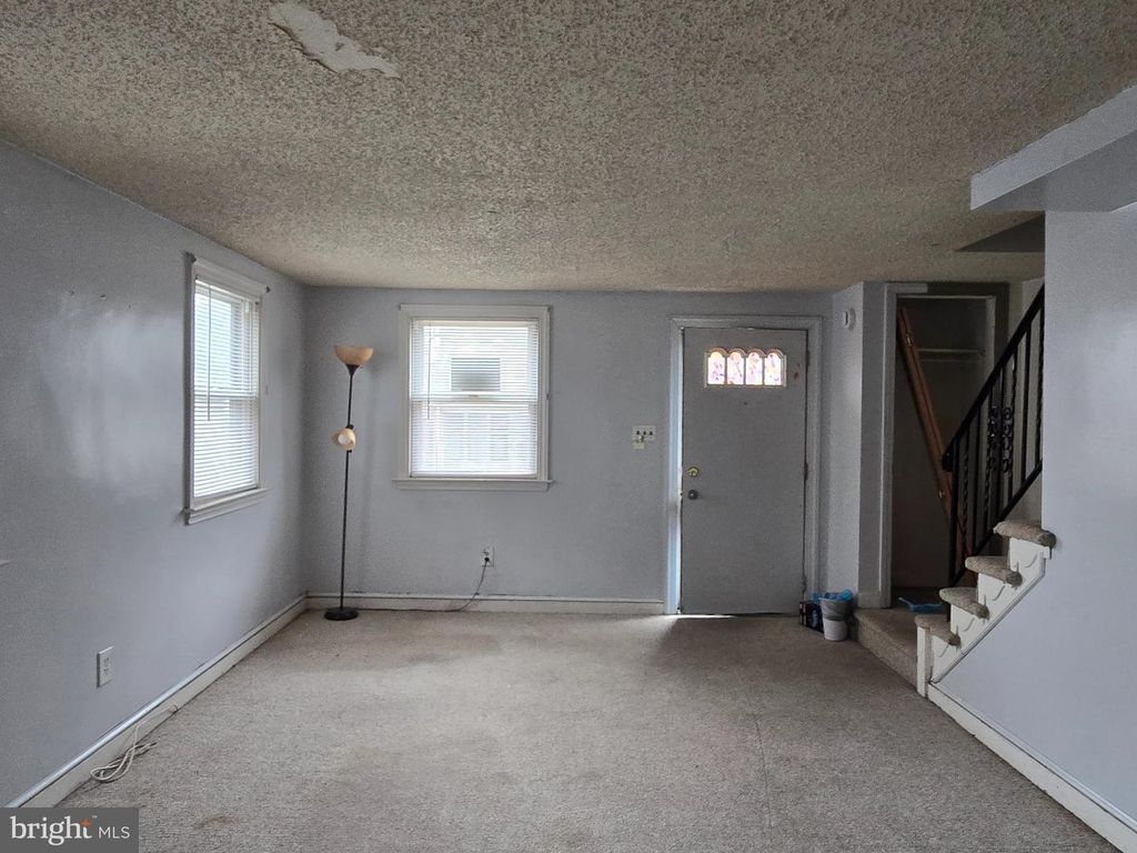 Image 4 of property listing at 118 JULIANA TER, Darby, PA 19023