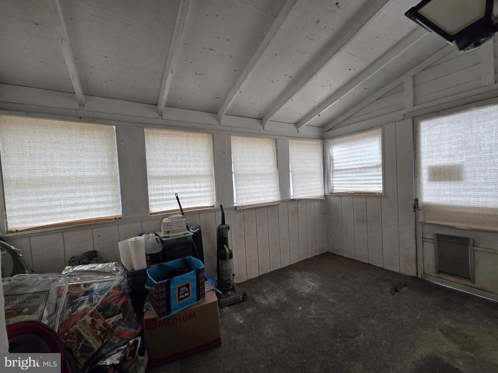 Image 6 of property listing at 118 JULIANA TER, Darby, PA 19023