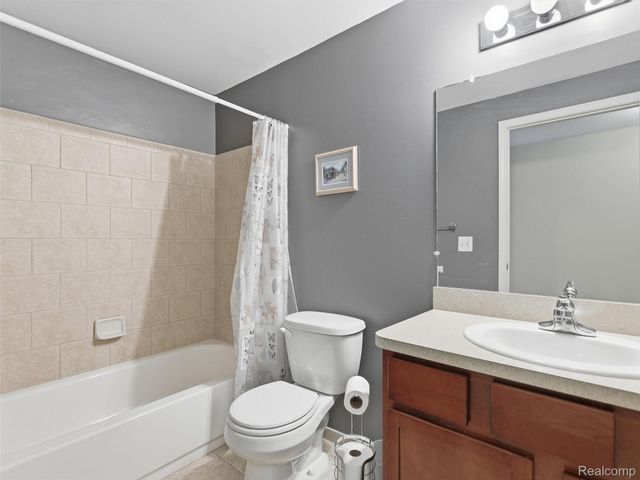 56696 Long Island Drive, Shelby Charter Township, MI 48316