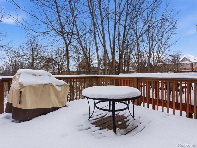 56696 Long Island Drive, Shelby Charter Township, MI 48316