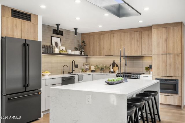 8124 E GRANADA Road, Scottsdale, AZ 85257