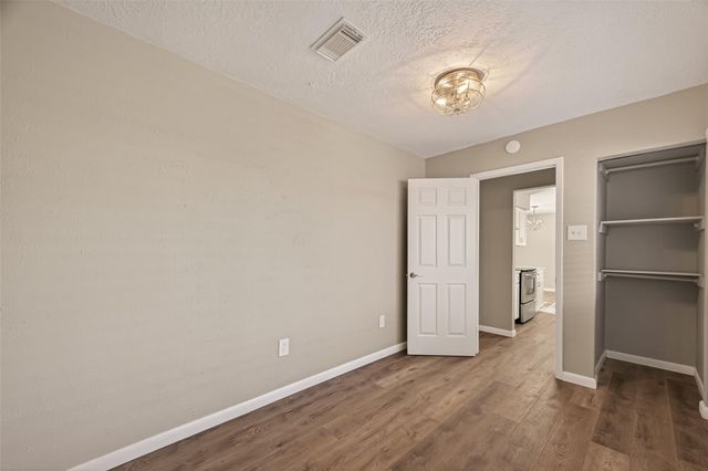 17043 Coachmaker Drive, Friendswood, TX 77546