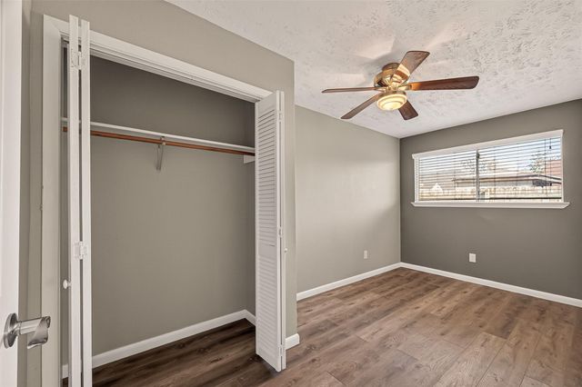 17043 Coachmaker Drive, Friendswood, TX 77546