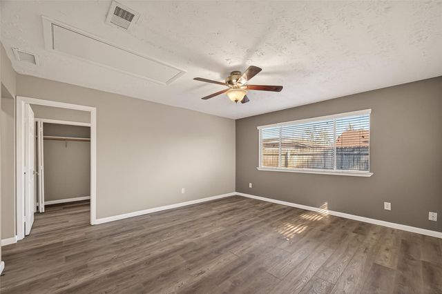 17043 Coachmaker Drive, Friendswood, TX 77546