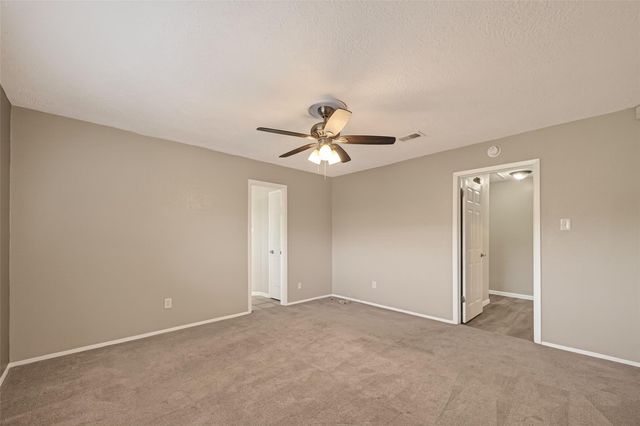 17043 Coachmaker Drive, Friendswood, TX 77546