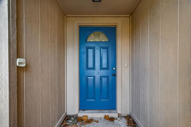 17043 Coachmaker Drive, Friendswood, TX 77546