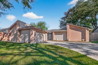 17043 Coachmaker Drive, Friendswood, TX 77546