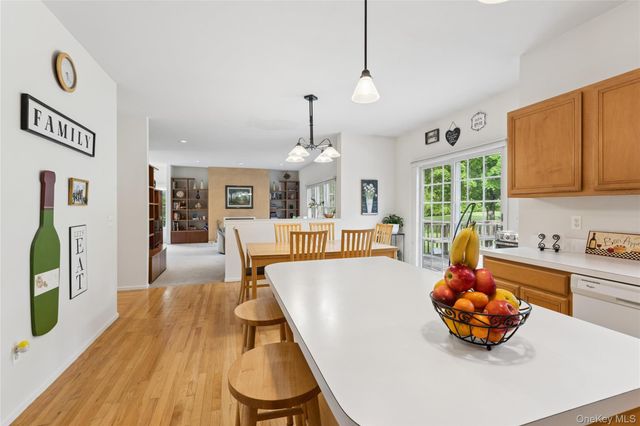 3 Naomi Court, Melville, NY 11747