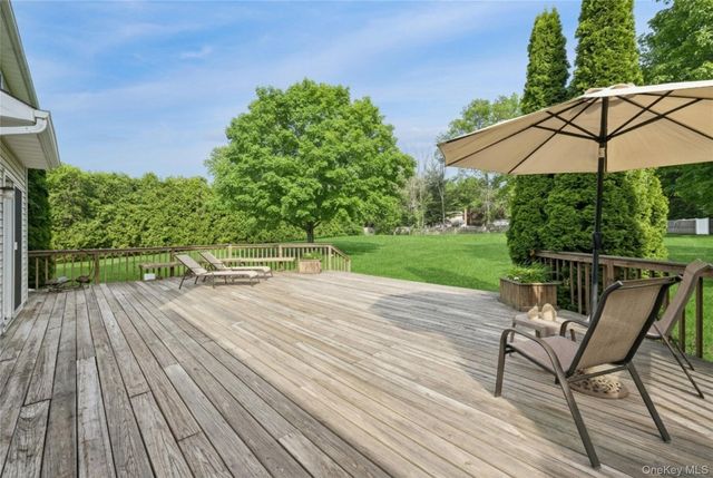 3 Naomi Court, Melville, NY 11747