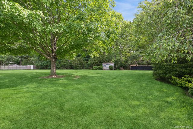 3 Naomi Court, Melville, NY 11747