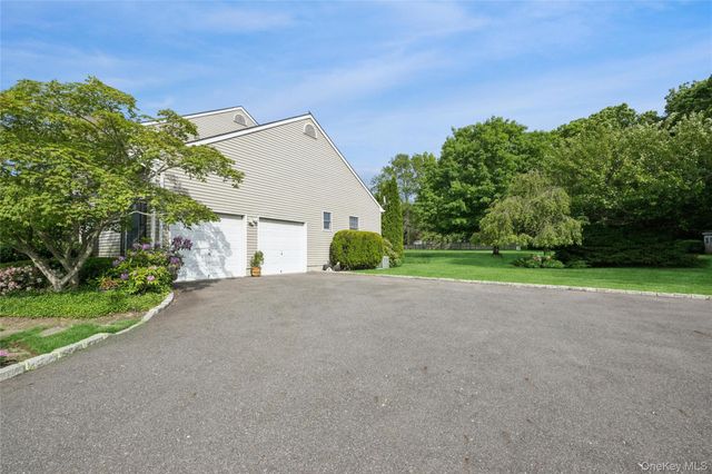 3 Naomi Court, Melville, NY 11747