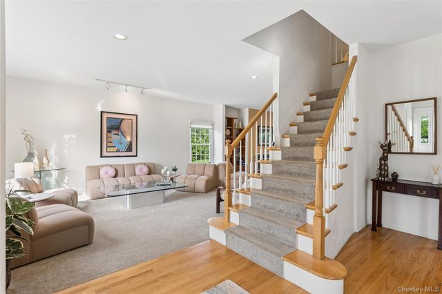 3 Naomi Court, Melville, NY 11747