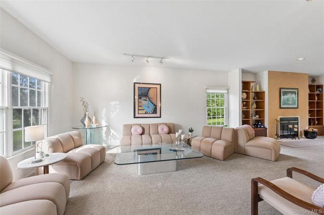 3 Naomi Court, Melville, NY 11747