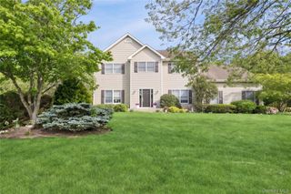 3 Naomi Court, Melville, NY 11747