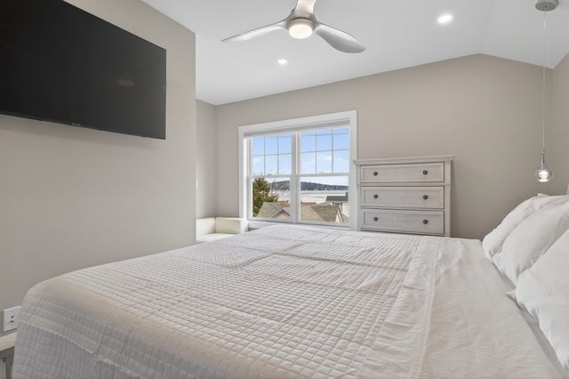 44 Centenary Avenue, Laconia, NH 03246