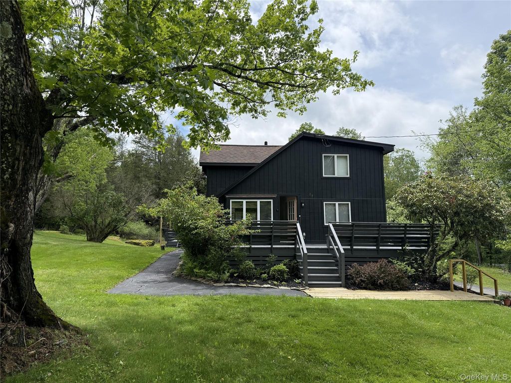 37 Dewitts Flats Road, Jeffersonville, NY 12748
