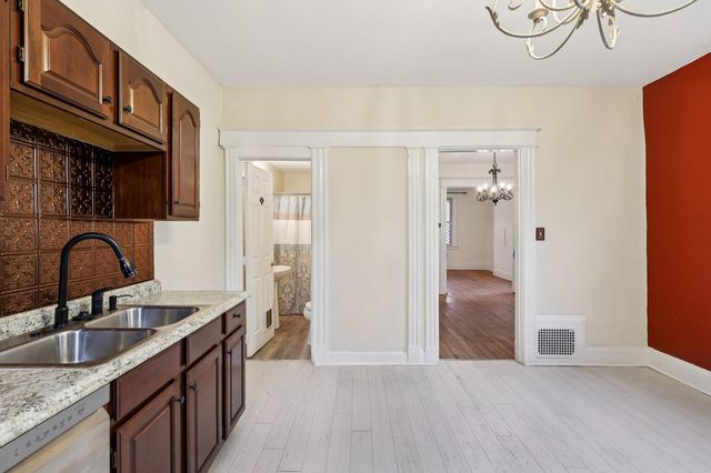 1505 Greenup Street, Covington, KY 41011