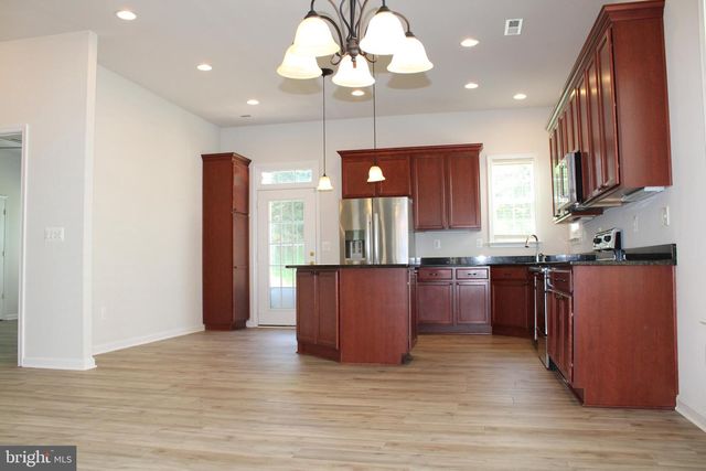 7412 LEES COMMAND BLVD, Fredericksburg, VA 22407