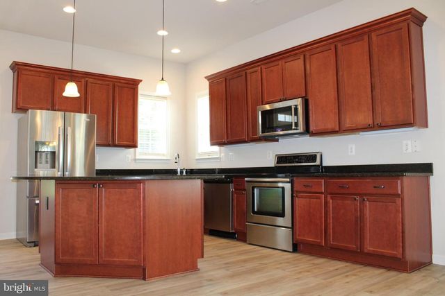 7412 LEES COMMAND BLVD, Fredericksburg, VA 22407