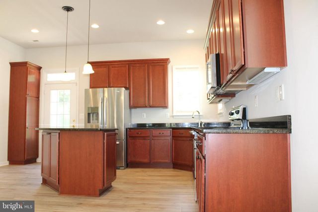 7412 LEES COMMAND BLVD, Fredericksburg, VA 22407